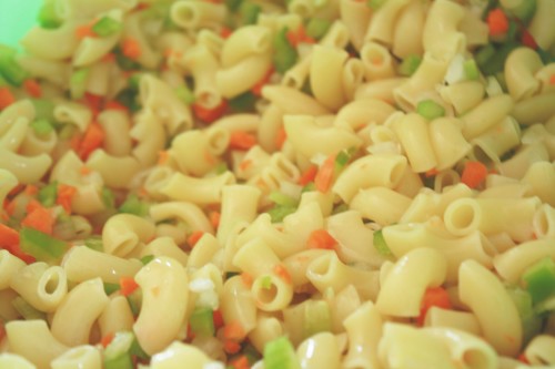 On the hunt for summer side dishes? Or maybe you are just in need of side dishes for BBQ food? This classic macaroni salad is a perfect macaroni salad to try as it’s sweet, it has a crunch from the veggies and it’s seriously an easy side dish to throw together. Just remember, you’ll definitely want to {read more} couponcravings.com/classic-macaroni-salad-recipe/