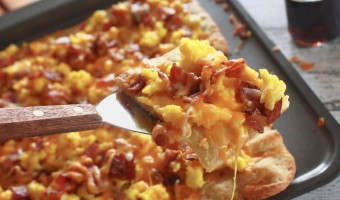 If you're looking for a tasty easy breakfast pizza recipe, this is the ingredient list to reach for! So amazingly easy - and truly so delicious!