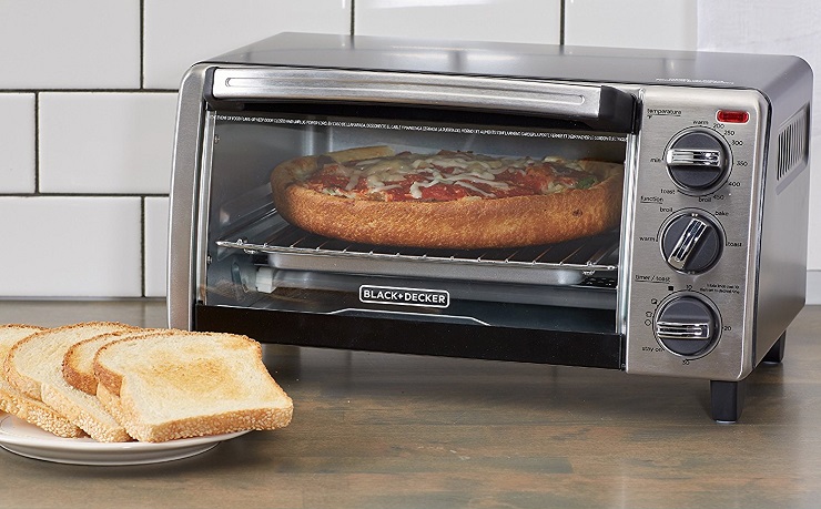 BLACK+DECKER Convection Toaster Oven $20.38 (reg. $39.99)