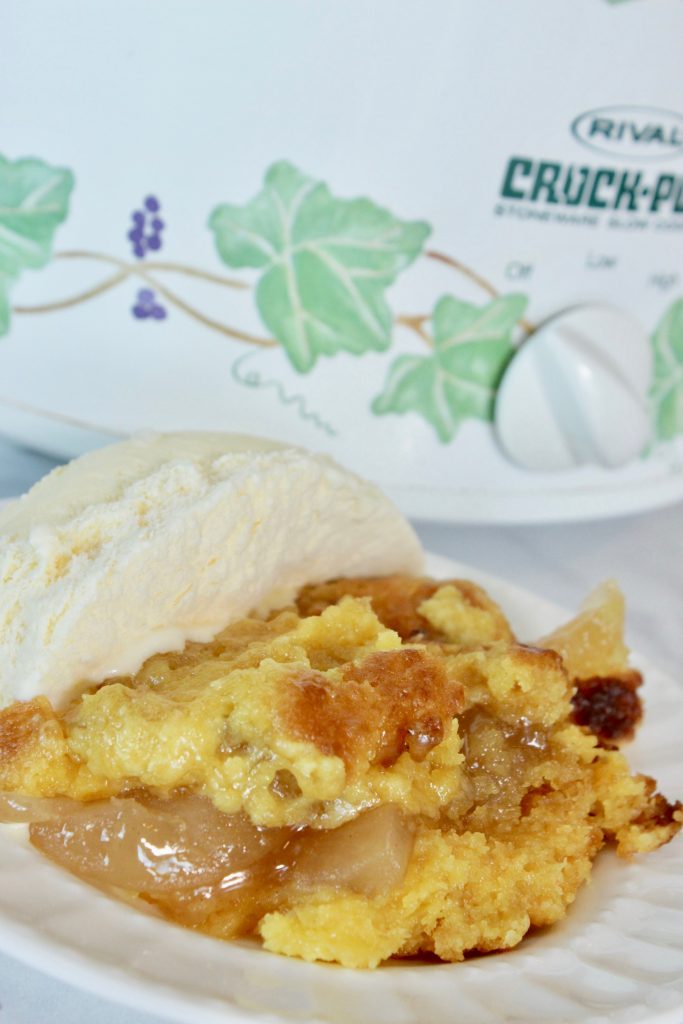 This apple crisp is entirely made in the slow cooker and it's a simple dessert recipe! 