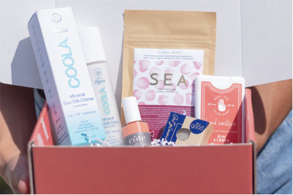 Free Skincare samples that come in the skincare samples box from Beachly
